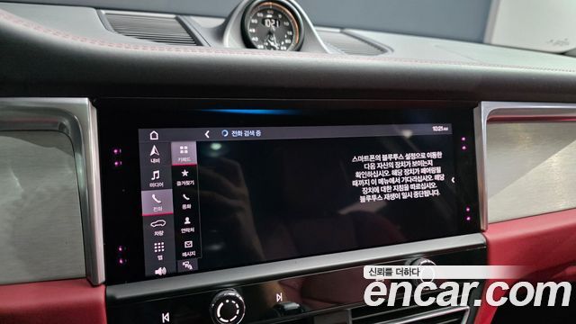 Porsche Macan 2022 — photo 12