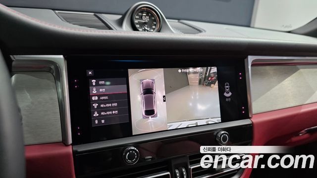 Porsche Macan 2022 — photo 13
