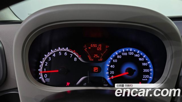 Nissan Cube 2013 — photo 8