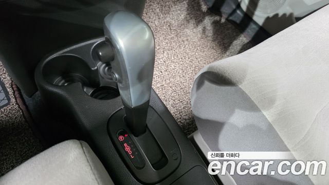Nissan Cube 2013 — photo 9