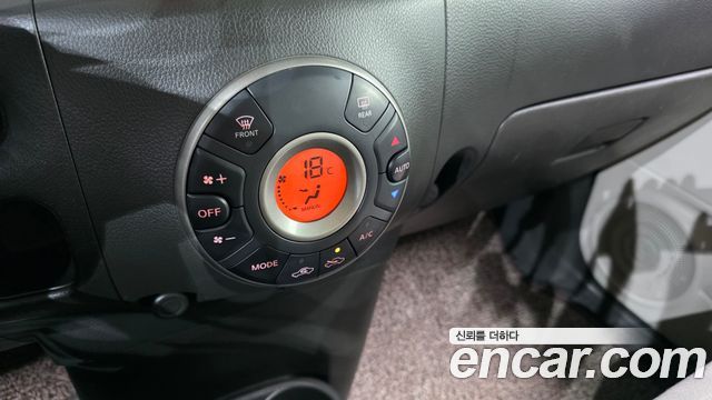 Nissan Cube 2013 — photo 14