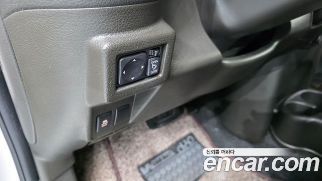 Nissan Cube 2013 — photo 17