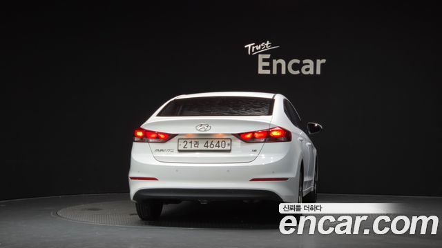 Hyundai AVANTE 2018 — photo 4