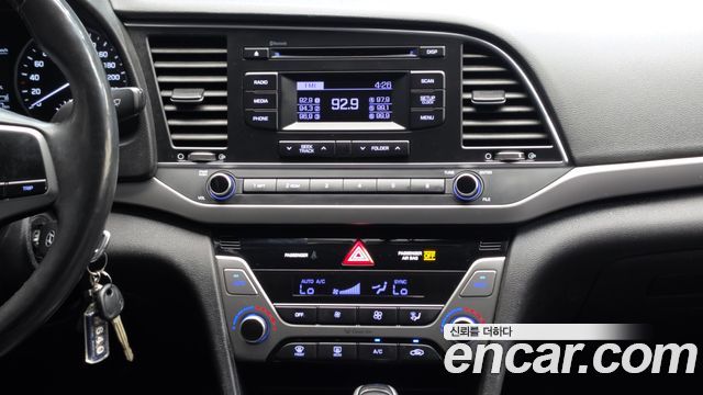 Hyundai AVANTE 2018 — photo 14