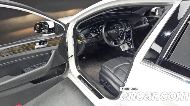 Hyundai Sonata 2017 — photo 17