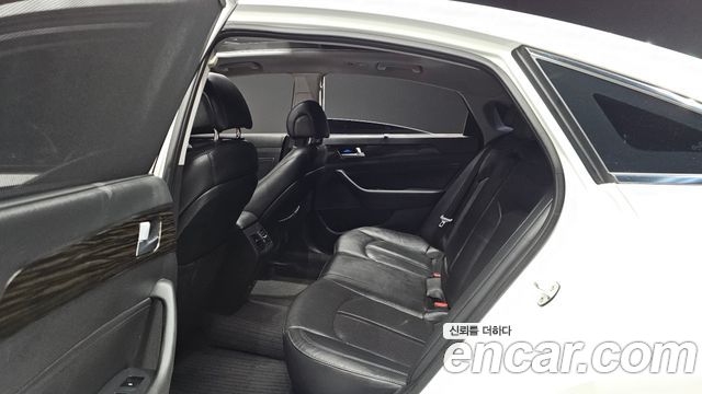 Hyundai Sonata 2017 — photo 18
