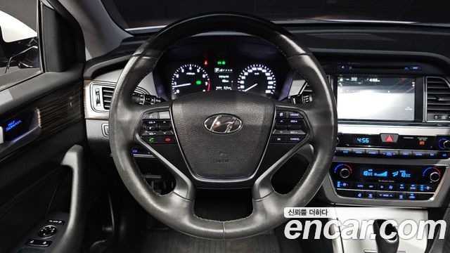 Hyundai Sonata 2017 — photo 19