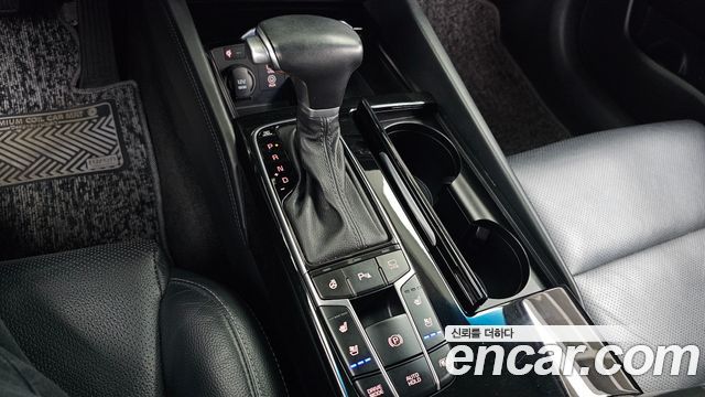 Kia K7 2017 — photo 12
