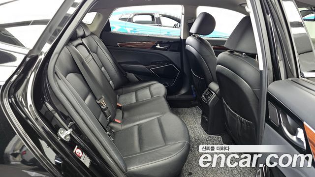 Kia K7 2017 — photo 18