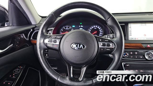 Kia K7 2017 — photo 19