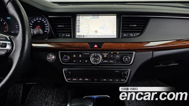 Kia K7 2017 — photo 21