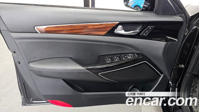 Kia K7 2017 — photo 14