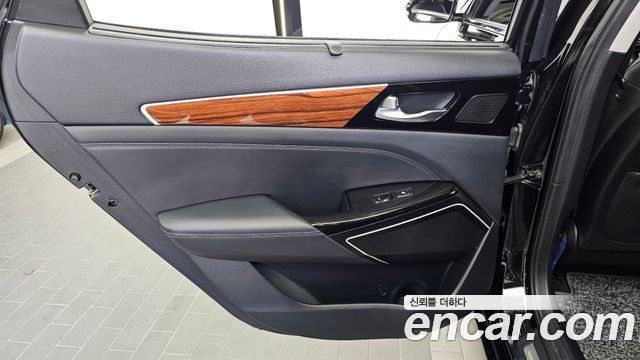 Kia K7 2017 — photo 15