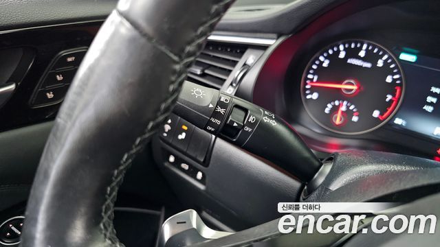 Kia K7 2017 — photo 32