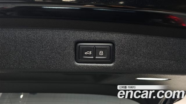 Audi Q5 2025 — photo 37