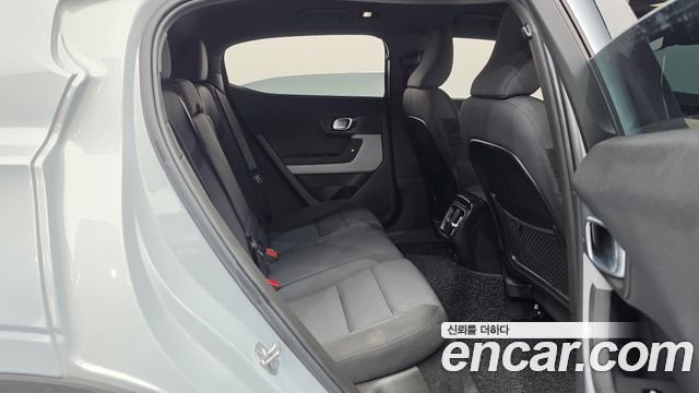 Polestar Polestar 2 2022 — photo 17