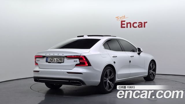 Volvo S60 2021 — photo 2