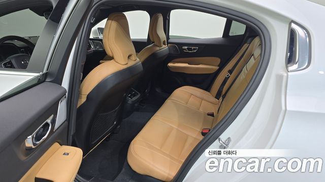 Volvo S60 2021 — photo 11