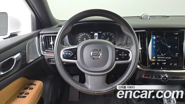 Volvo S60 2021 — photo 12