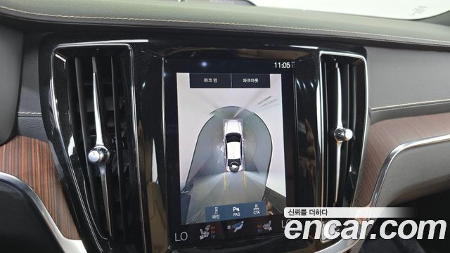 Volvo S60 2021 — photo 13