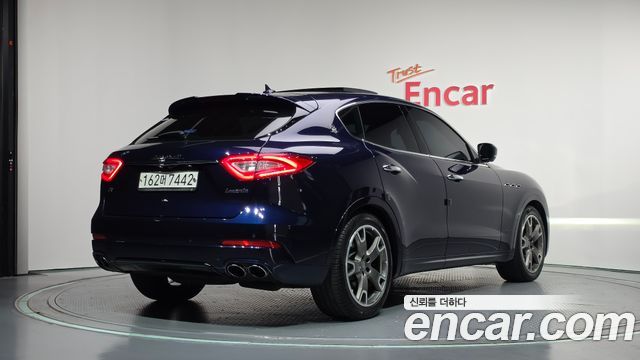 Maserati Levante 2017 — photo 2