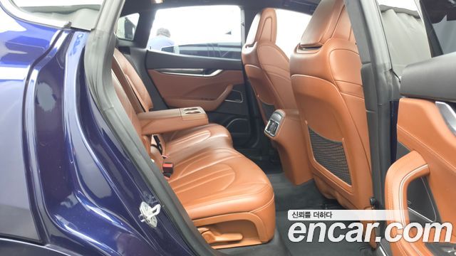 Maserati Levante 2017 — photo 12