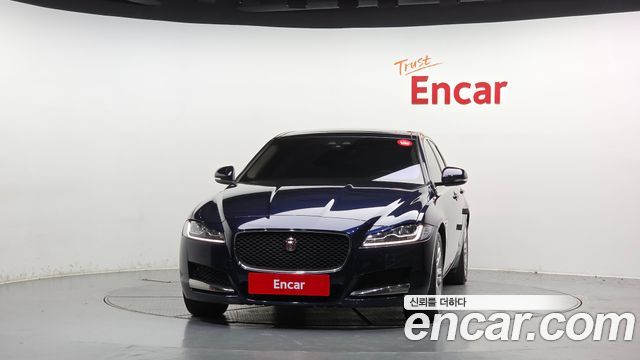 Jaguar XF 2018 — photo 3