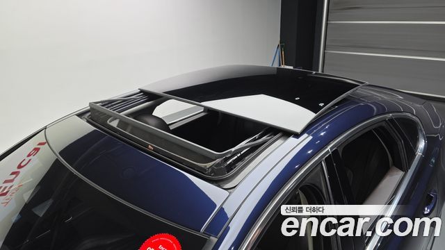 Jaguar XF 2018 — photo 23