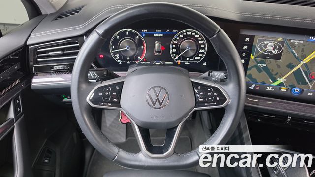 Volkswagen Touareg 2021 — photo 19