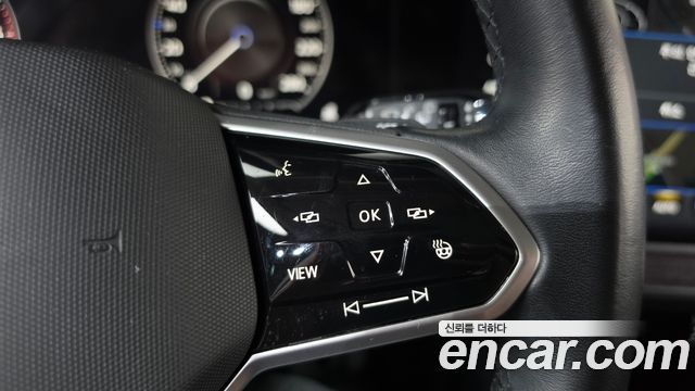 Volkswagen Touareg 2021 — photo 23