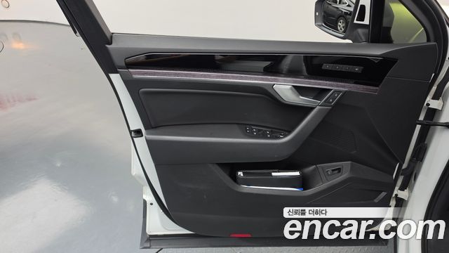 Volkswagen Touareg 2021 — photo 14