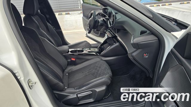 Peugeot 2008 2023 — photo 12