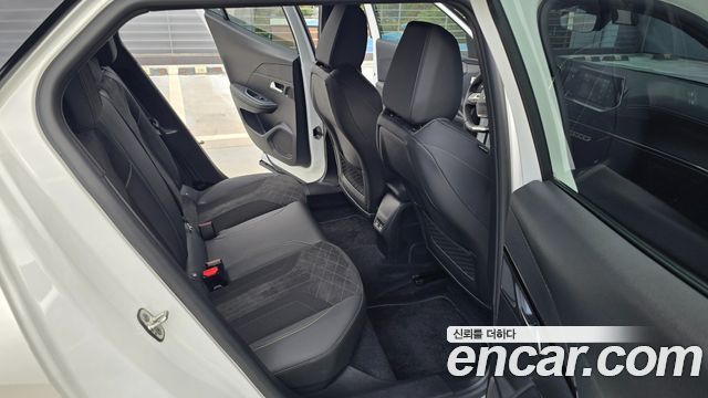 Peugeot 2008 2023 — photo 13