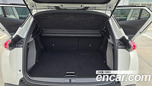 Peugeot 2008 2023 — photo 18