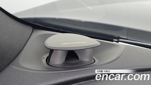 Genesis G90 2023 — photo 17