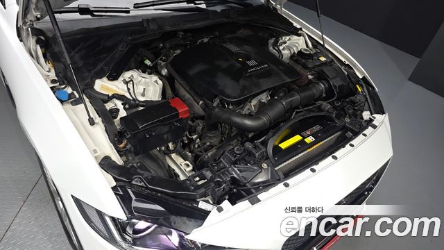 Jaguar XE 2017 — photo 6