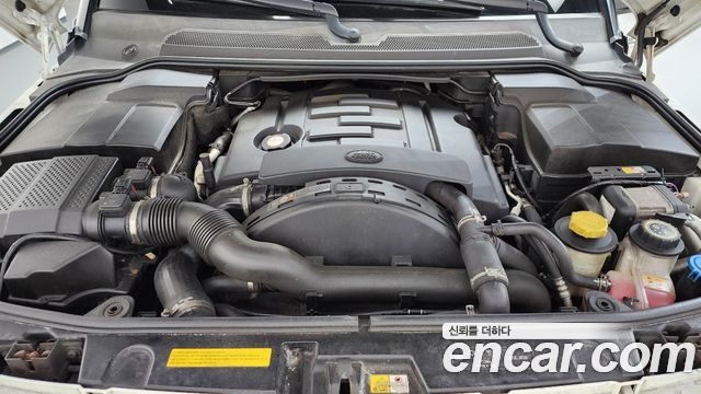 Land Rover Discovery 2013 — photo 6