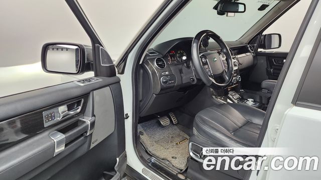 Land Rover Discovery 2013 — photo 10
