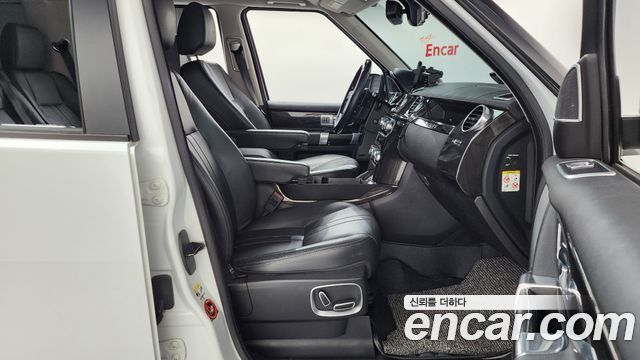 Land Rover Discovery 2013 — photo 11