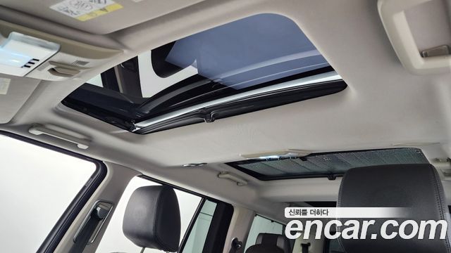 Land Rover Discovery 2013 — photo 18
