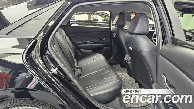 Hyundai AVANTE 2023 — photo 17