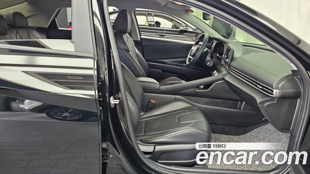 Hyundai AVANTE 2023 — photo 16