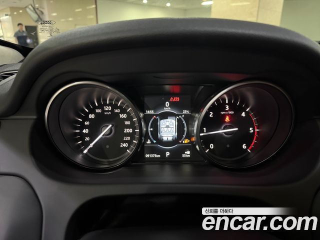 Land Rover Discovery Sport 2018 — photo 10