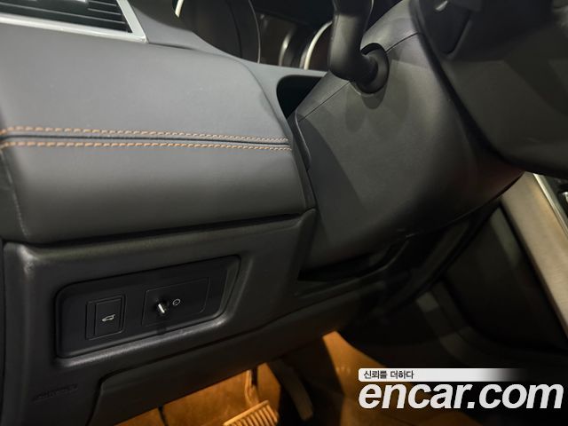 Land Rover Discovery Sport 2018 — photo 15
