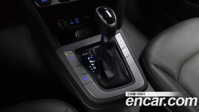 Hyundai AVANTE 2019 — photo 12