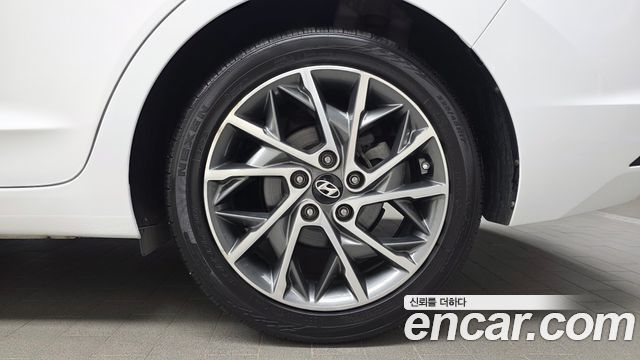 Hyundai AVANTE 2019 — photo 7
