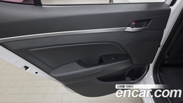 Hyundai AVANTE 2019 — photo 15