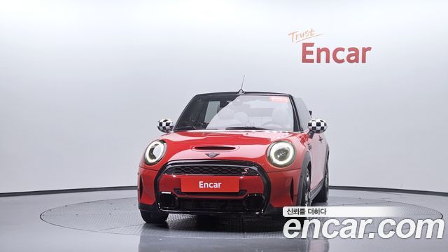Mini Cooper Convertible 2023 — photo 3