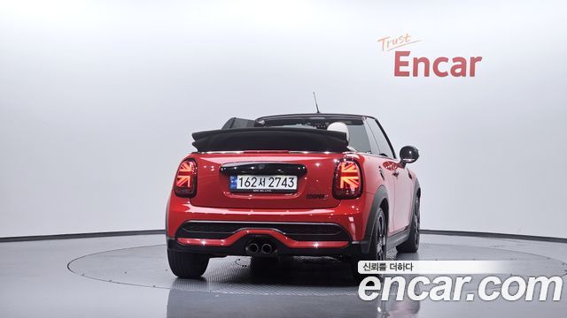 Mini Cooper Convertible 2023 — photo 4