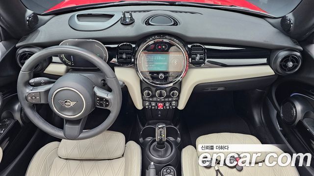 Mini Cooper Convertible 2023 — photo 10